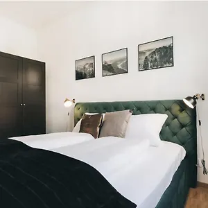 Residenz Direkt An Der Frauenkirche Und Dem Neumarkt, Inklusive Netflix Apartment